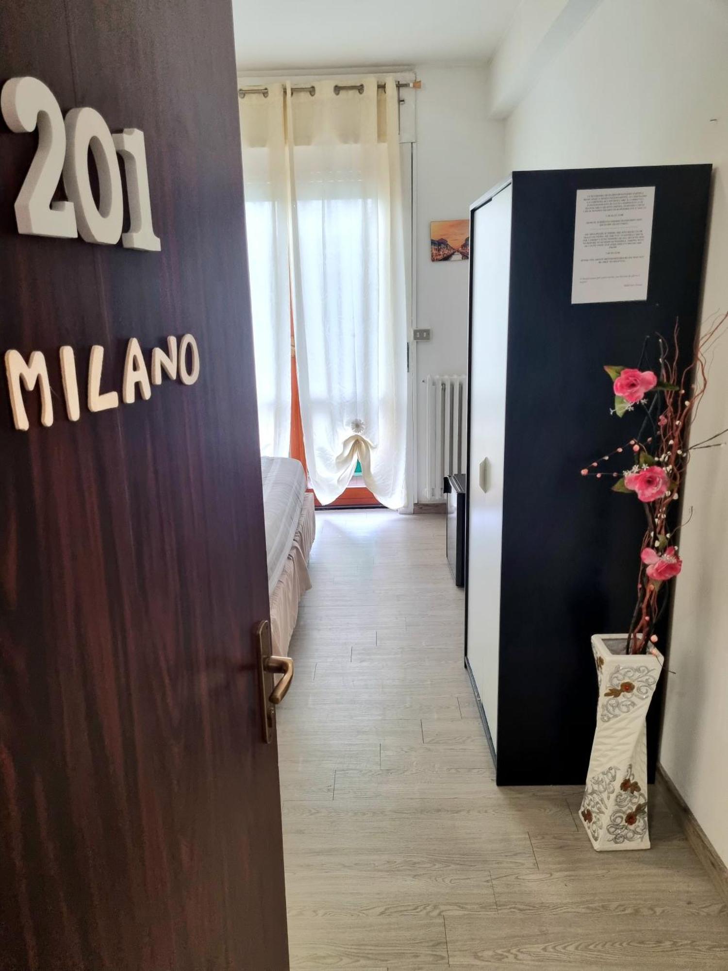 B&B Italo House Opera Zewnętrze zdjęcie