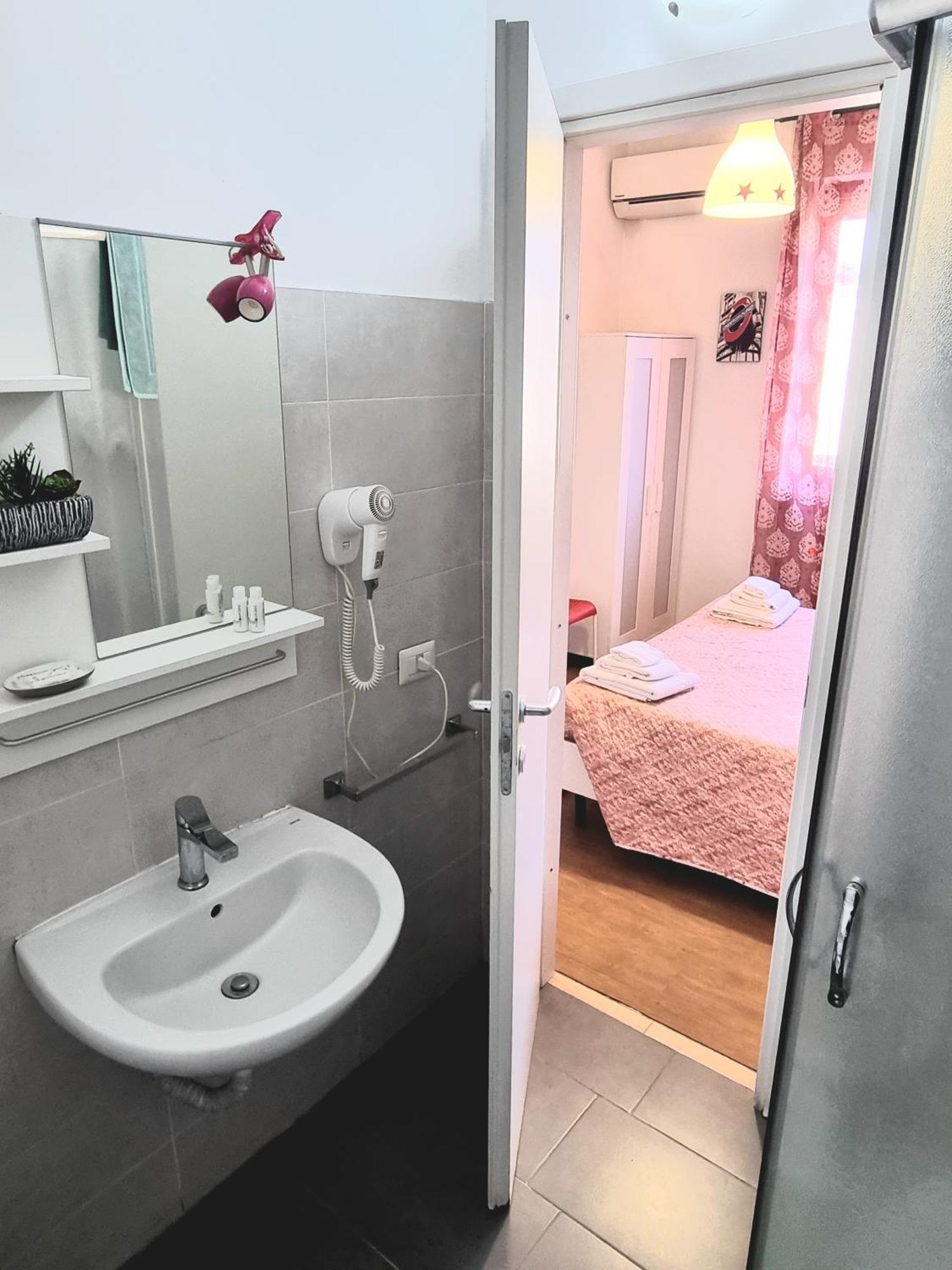B&B Italo House Opera Pokój zdjęcie