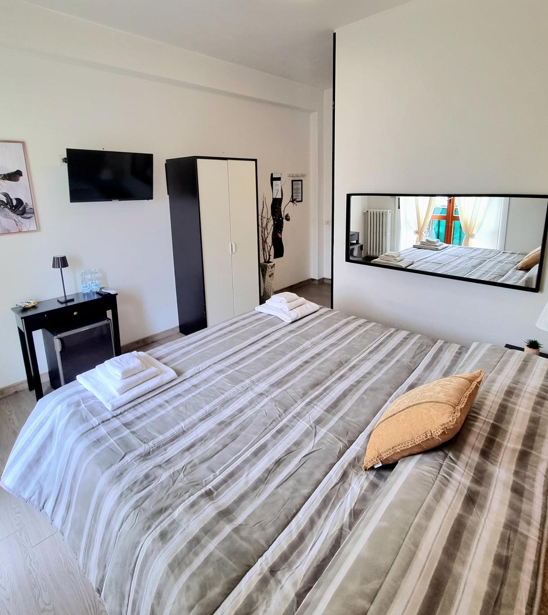 B&B Italo House Opera Zewnętrze zdjęcie